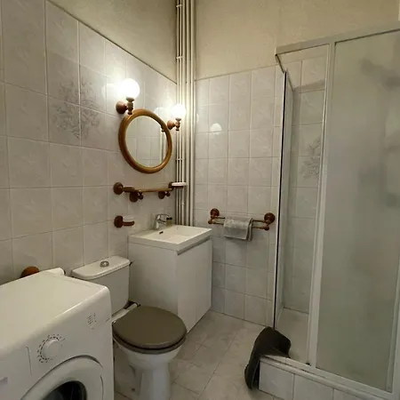 Les Pieds Dans Le Bassin *